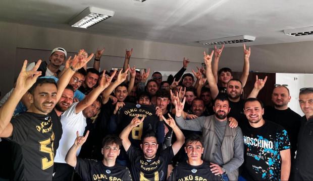 Soyunma odasında 'bozkurt' yapan takım 4 ma&ccedil;ta 22 gol attı