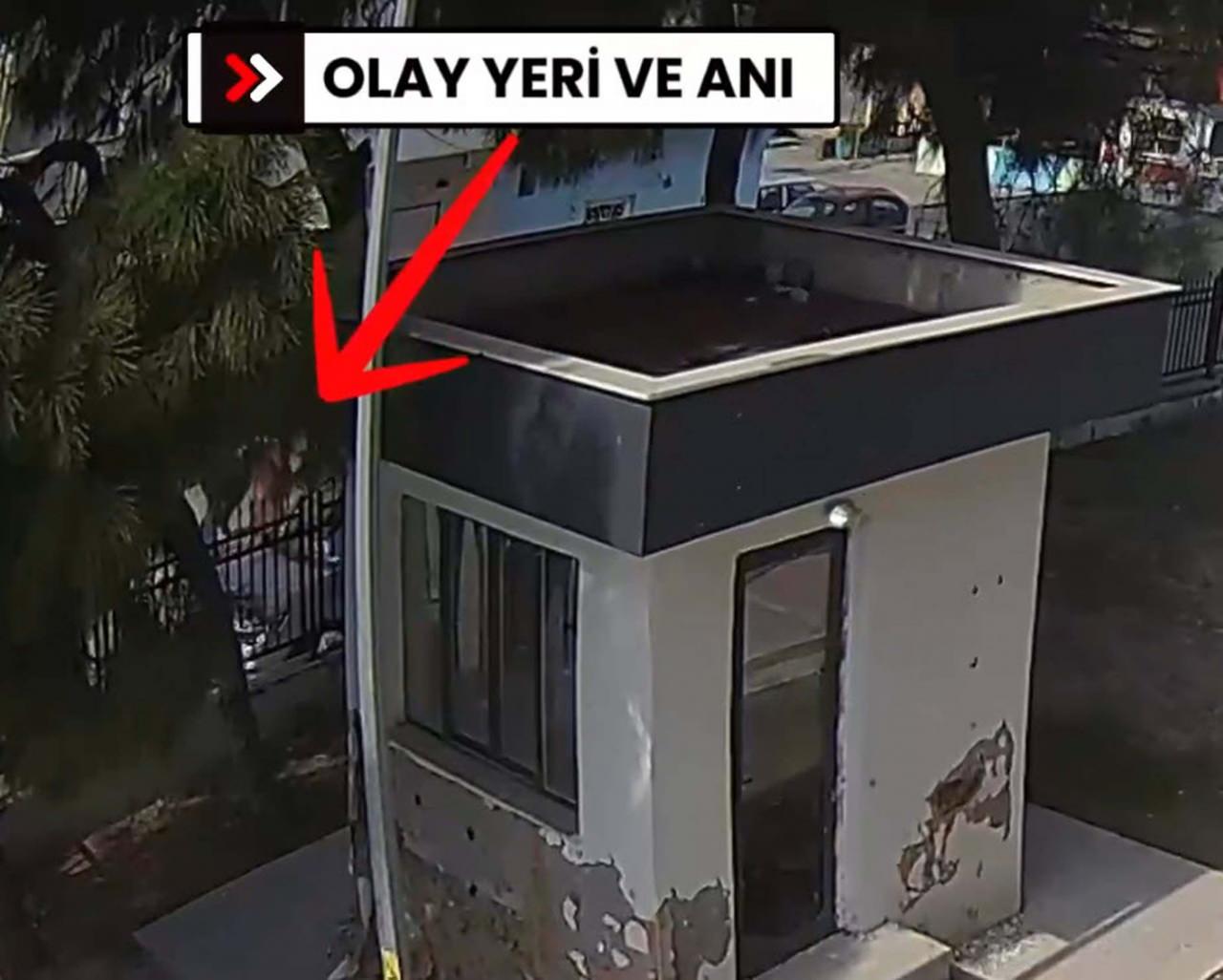 Saldırı ve bıçaklama anı kameraya yansıdı. 