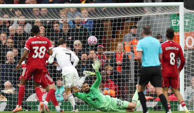 Son şampiyon 9 yıl sonra rakibine boyun eğip 38 yılın en kötü karnesine imza attı!