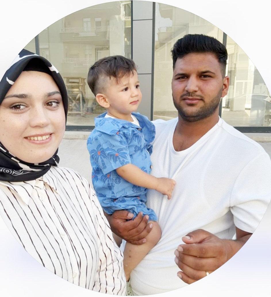 Meryem Ölmez, 1,5 yaşındaki oğlu Halil İbrahim Ölmez ve eşi Mehmet Ölmez. 