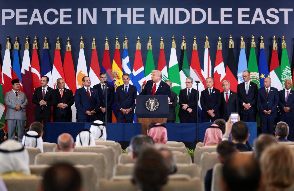 Mısır'ın Şarm el-Şeyh kentinde düzenlenen Gazze Barış Zirvesi'nde Donald Trump konuşma yapıyor.