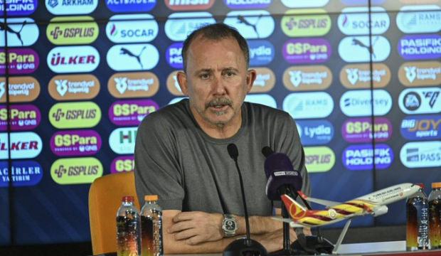 Sergen Yalçın yayıncı kuruluşa canlı yayında tepki gösterdi! 'Oyuncular da istemiyor'