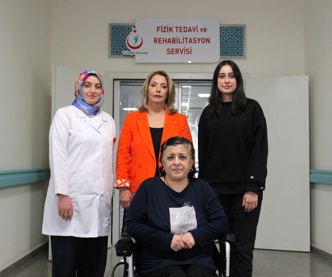 Erkoç'un tedavisini yapan ekip. 