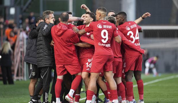 1. Lig ekibi rakibine gol yağdırarak liderliğe y&uuml;kseldi