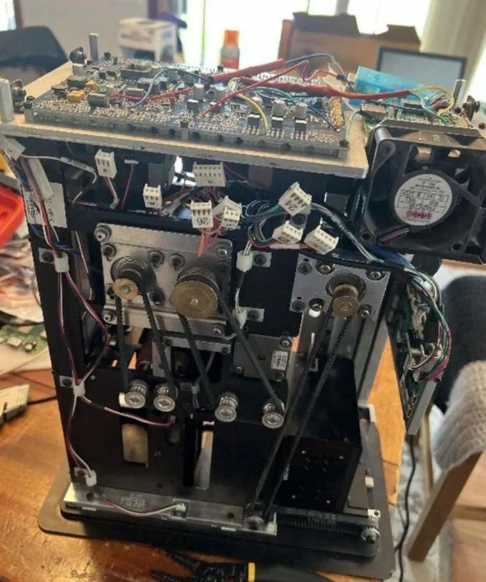 [Savcılar, komploda hileli bir kart karıştırma makinesinin de kullanıldığını söylüyor]