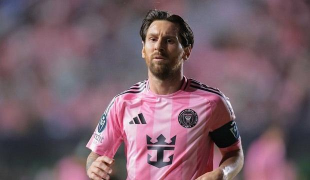 38 yaşındaki Messi'den sürpriz imza! 3 yıl daha futbol oynayacak