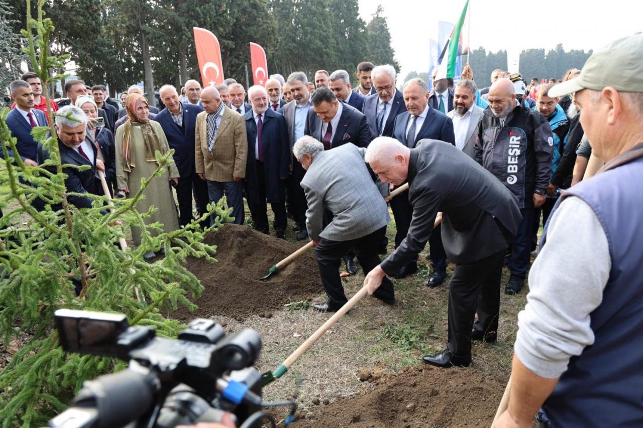 Etkinlik, Gazze için umut fidanı dikimiyle başladı. 