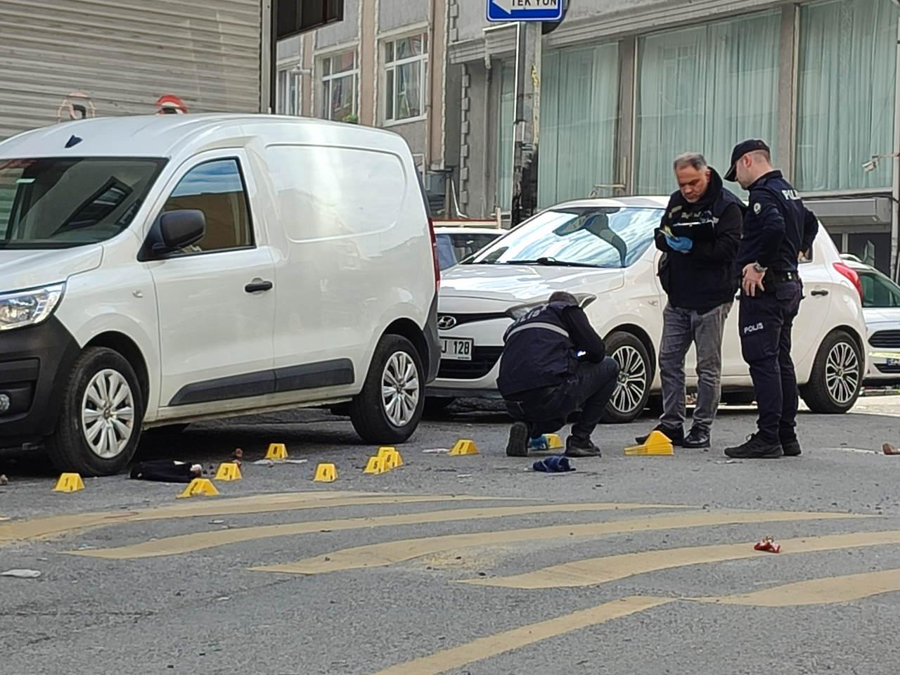 Olay yerine çok sayıda ekip sevk edildi.