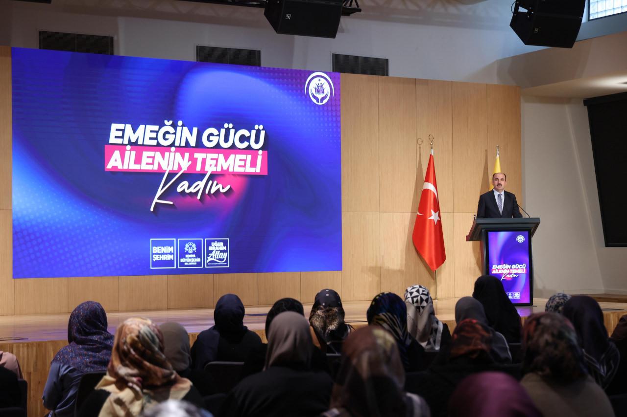 Konya Büyükşehir Belediye Başkanı Uğur İbrahim Altay, konuşma yapıyor.