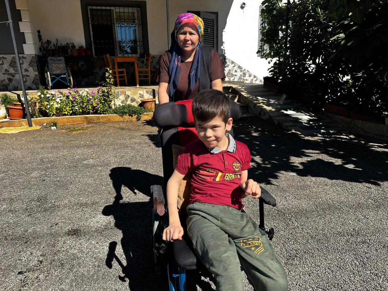 İsmail Kasap (12)  ve annesi Fatma Kasap.