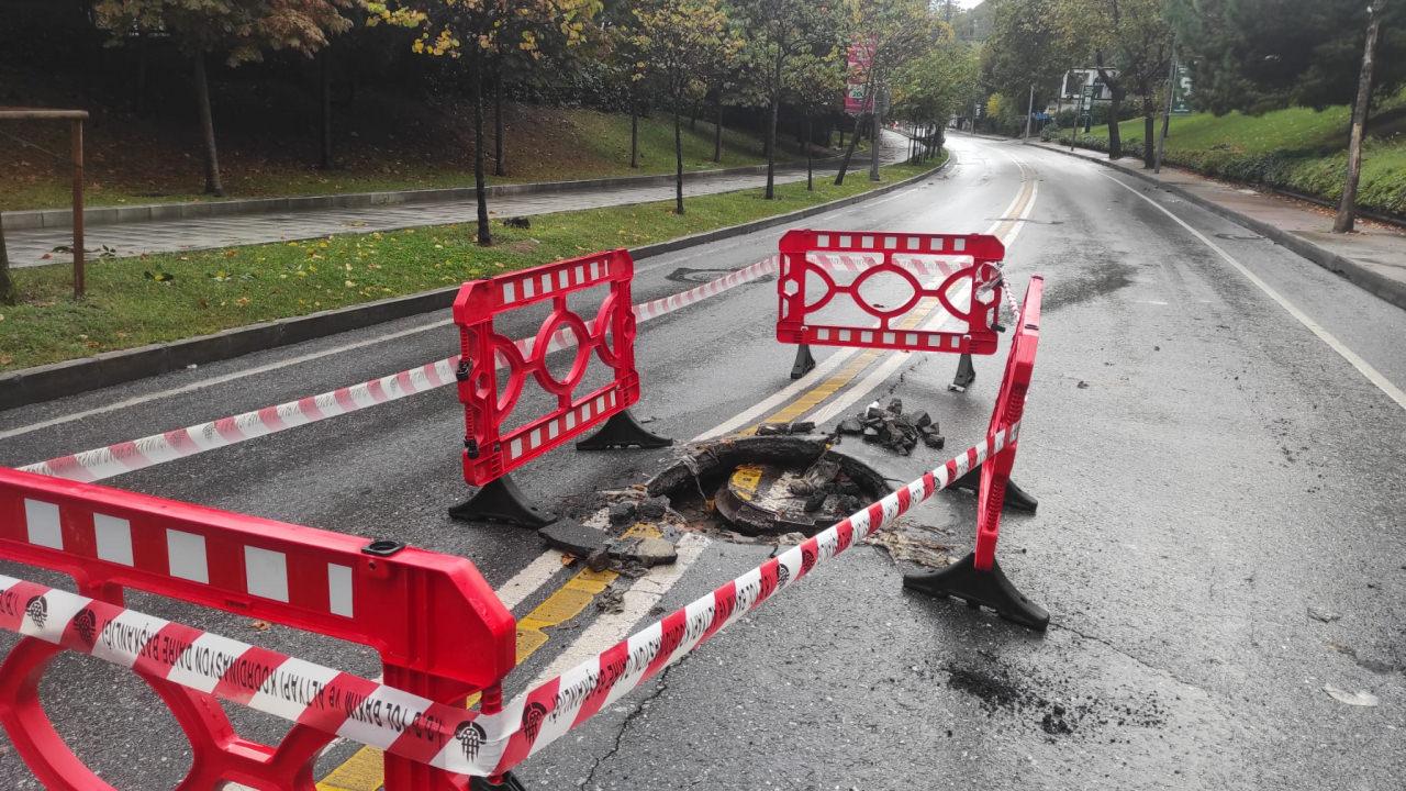 Şişli Kadırgalar Caddesi'nde rögar kapağı yerinden çıktı