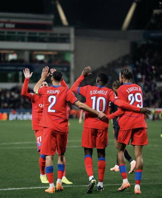 Leverkusen'e 7 gol atan PSG'li oyuncular gol sevincini yaşıyor