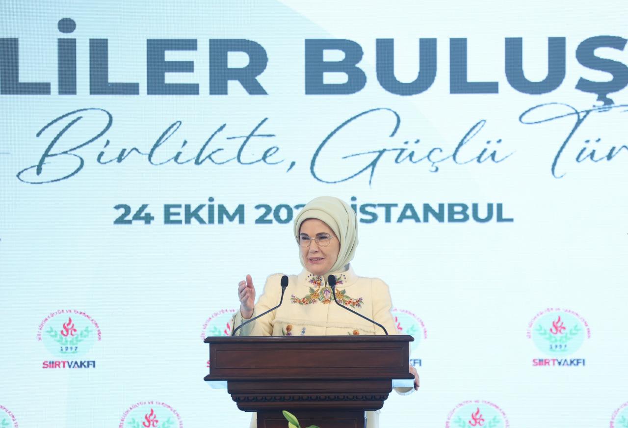 Cumhurbaşkanı Recep Tayyip Erdoğan'ın eşi Emine Erdoğan