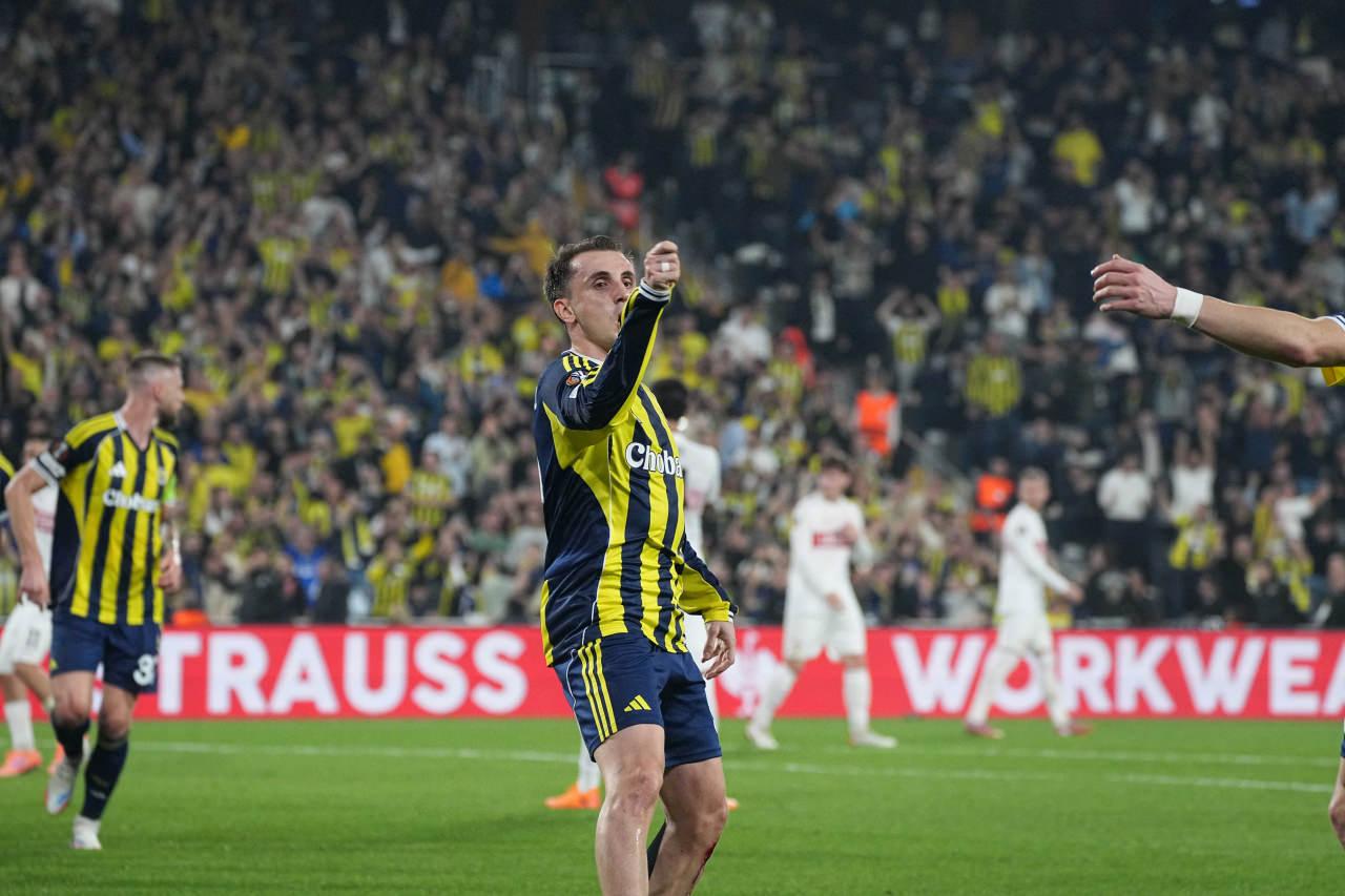 Fenerbahçe - Stuttgart karşılaşması. Kerem Aktürkoğlu, kendine has gol sevincini yapıyor.