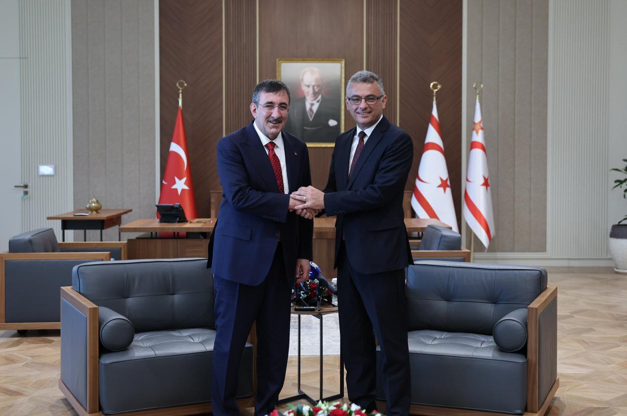 Tufan Erhürman ve Cevdet Yılmaz