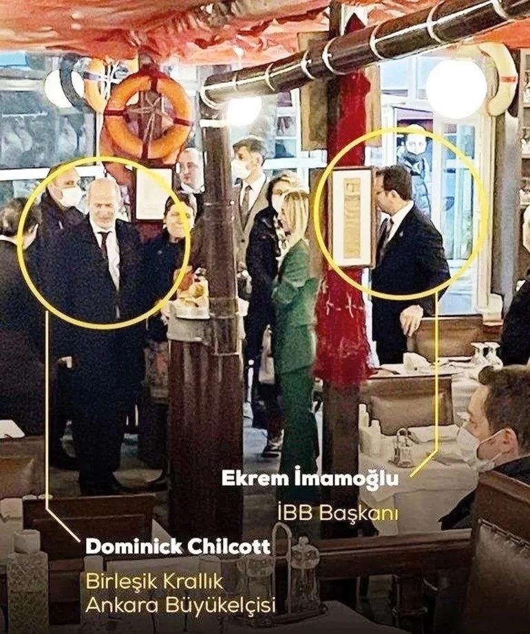İmamoğlu'nun 2022'de İngiltere'nin Ankara Büyükelçisi Dominick Chilcott ile balıkçı restoranındaki görüşmesinden bir görüntü