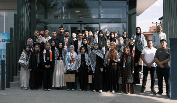 “Hakikate Bir Geçit Çalıştayı” liseli gençlere Filistin farkındalığı kazandırıyor
