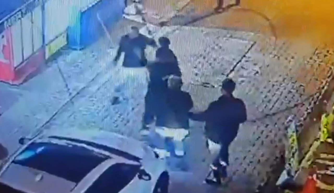 Saldırı anı kameraya yansıdı.