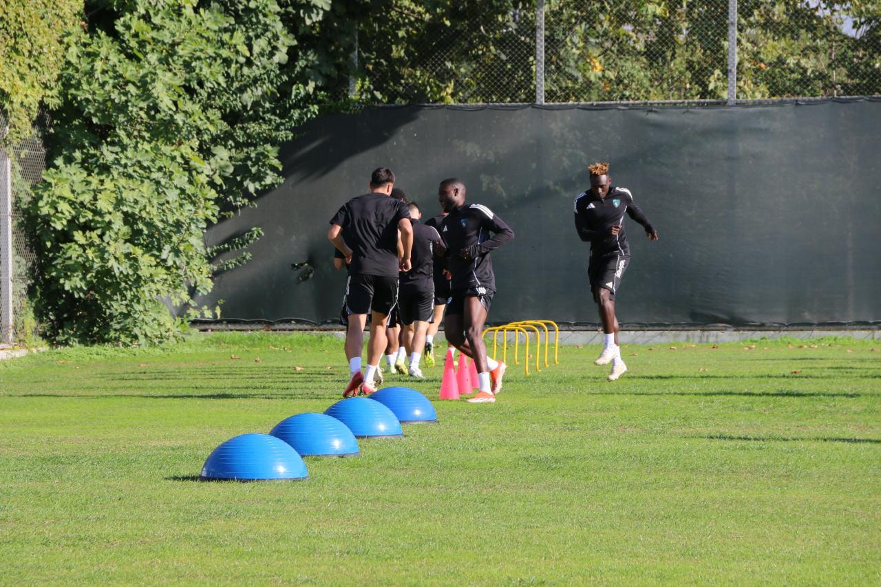 Kocaelispor'un 20 Ekim 2025 günü tarihli antrenmanından bir görüntü.