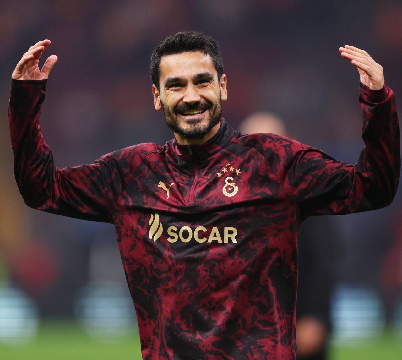 İlkay Gündoğan, UEFA Şampiyonlar Ligi'ndeki Liverpool zaferi sonrası galibiyeti taraftarla kutarken, 30 Eylül 2025