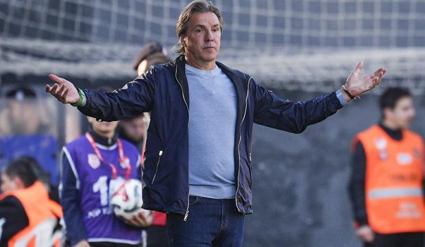 Maaşlar yatmayınca takım antrenmana &ccedil;ıkmadı! Tecr&uuml;beli hoca istifa sinyali verdi