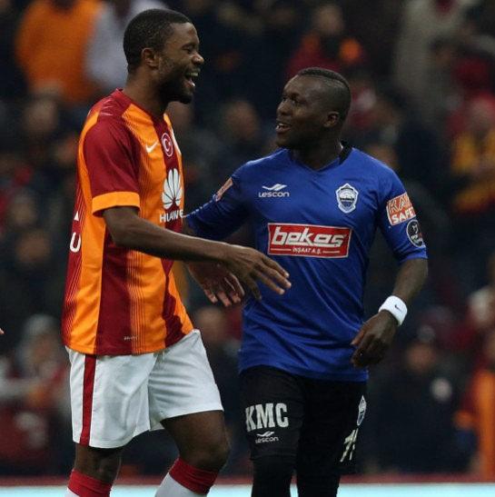 Süper Lig'de 2015 yılında oynanan Galatasaray-Kayseri Erciyesspor karşılaşması. Chedjou ve Drenthe