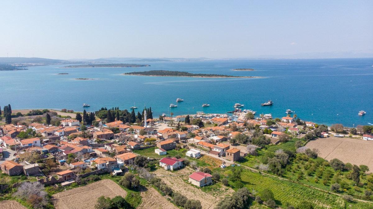 İzmir, tiyatrodan operaya, atölyeden söyleşilere uzanan dopdolu bir sanat şölenine ev sahipliği yapacak.