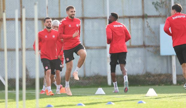 Sivasspor&rsquo;da Hatayspor mesaisi s&uuml;r&uuml;yor
