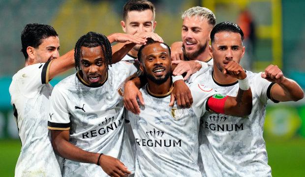 S&uuml;per Lig'e y&uuml;kselme yarışı alev aldı! Averaj farkıyla yeni lider ortaya &ccedil;ıktı