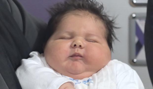 Türkiye'nin en büyük bebeği! Tam 6 kilo 150 gram doğdu