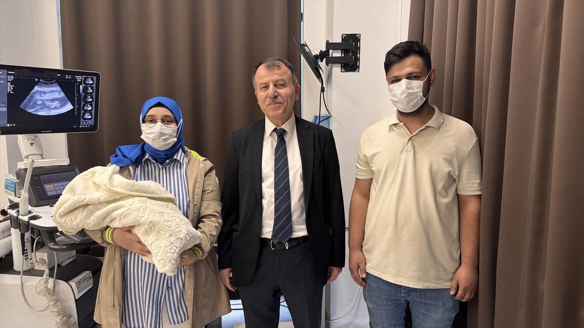 Prof. Dr. Ali Acar ve Buğlem Ece bebeğin anne babası.