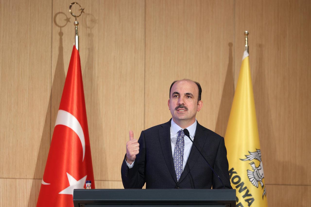 Konya Büyükşehir Belediye Başkanı Uğur İbrahim Altay, hanımlar ile bir araya geldi.
