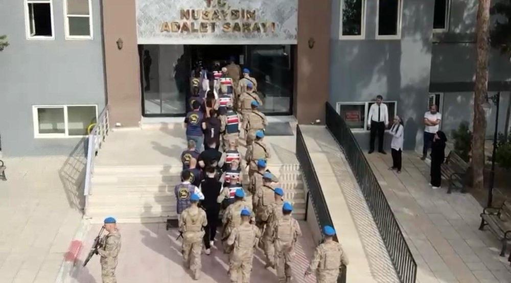 Cinayetle ilgili 14 kişi gözaltına alındı.