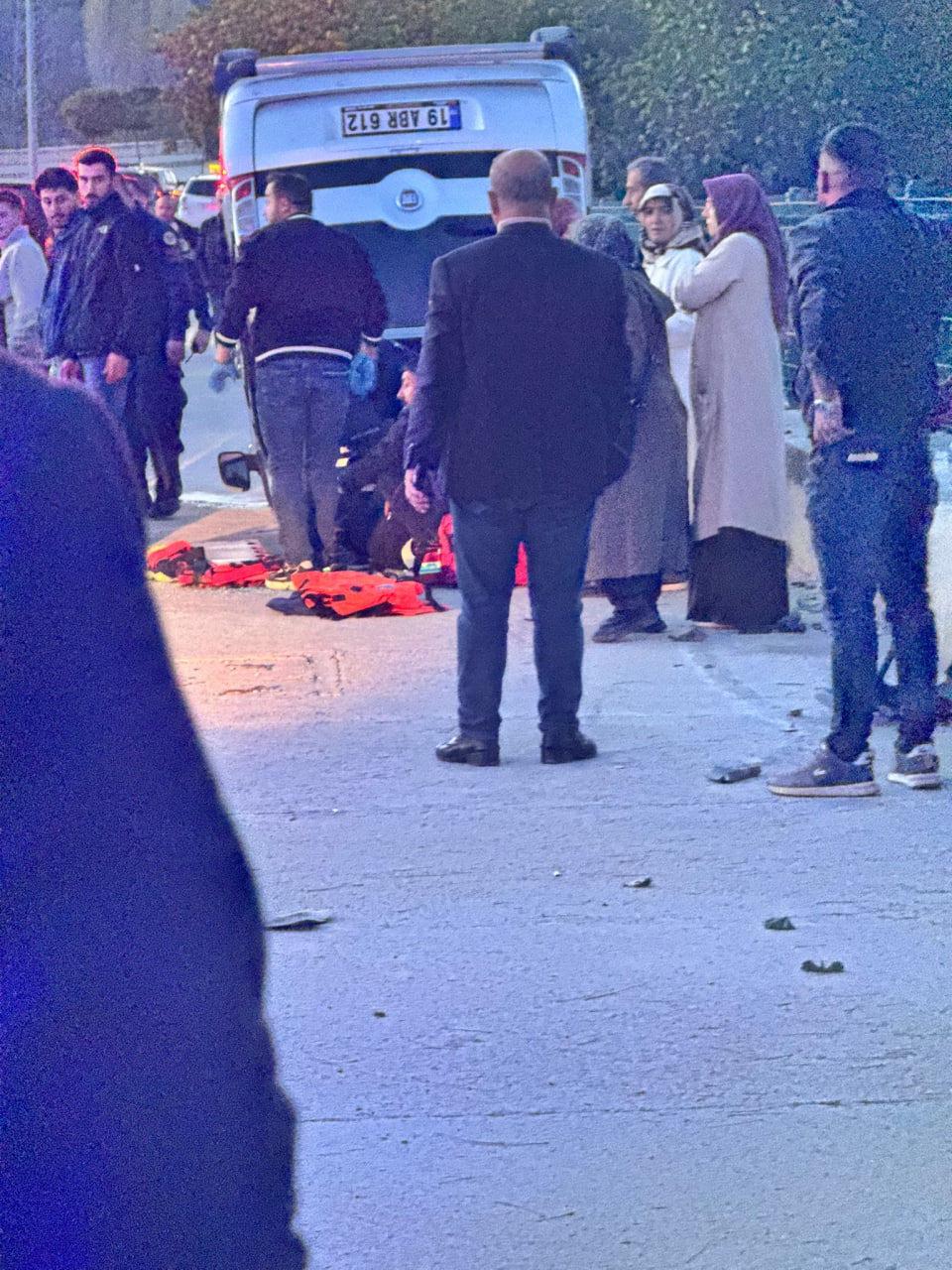 Olay yerine sağlık ve polis ekipleri sevk edildi.