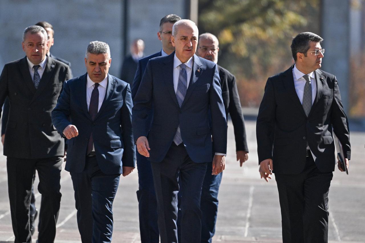 Komisyon TBMM Başkanı Numan Kurtulmuş (ortada) başkanlığında toplandı.