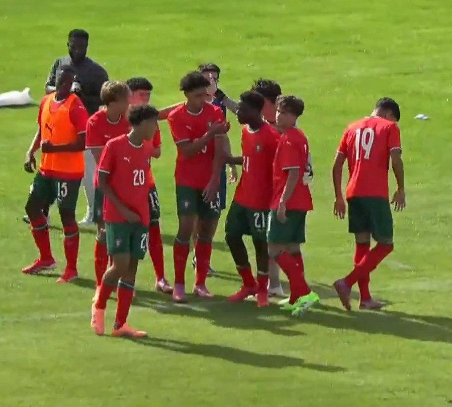 Cristiano Ronaldo Jr'ın Galler'e attığı gol sonrası takım arkadaşları ile yaşadığı sevinç