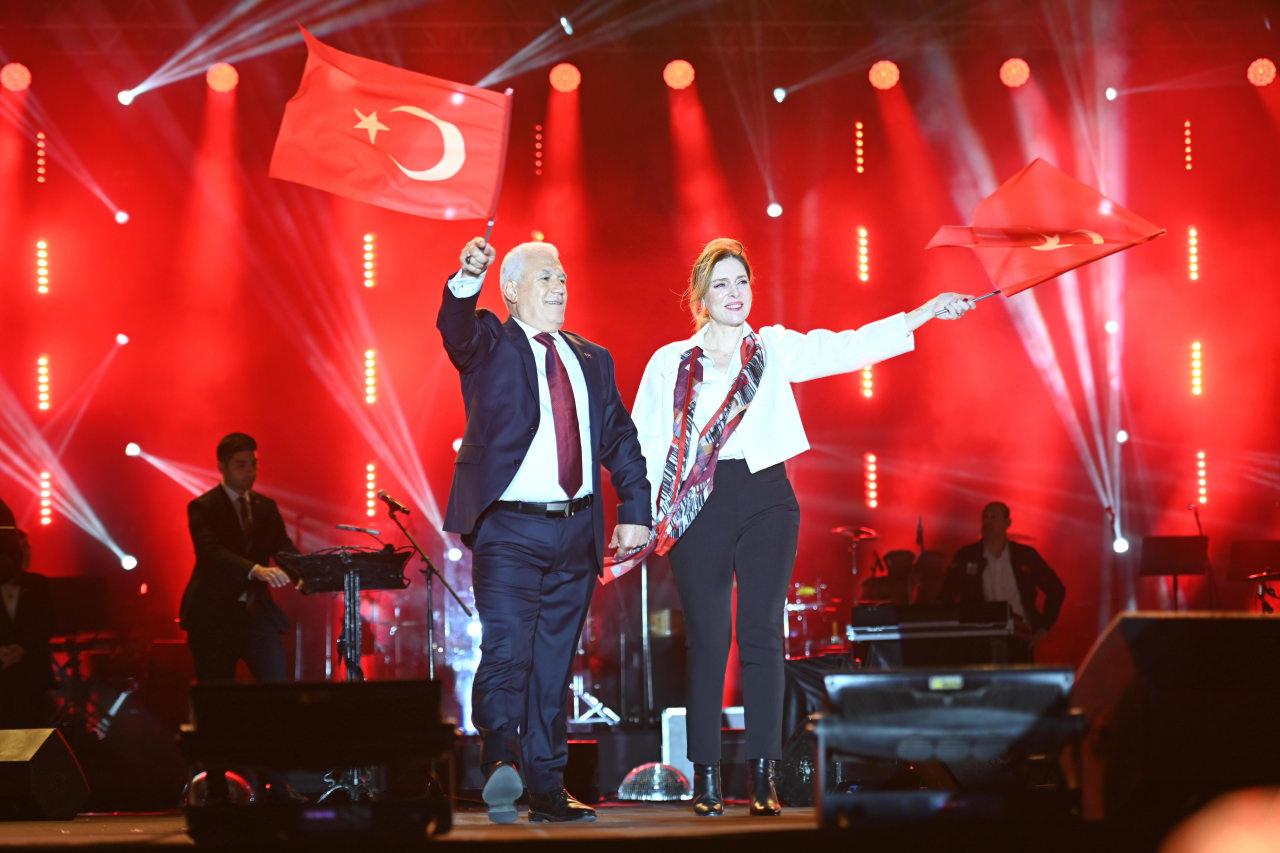 Mustafa Bozbey ve eşi Seden Bozbey 
