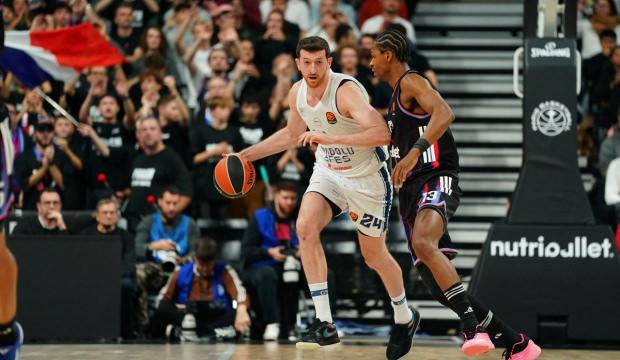 Anadolu Efes, Fransa'dan zaferle döndü