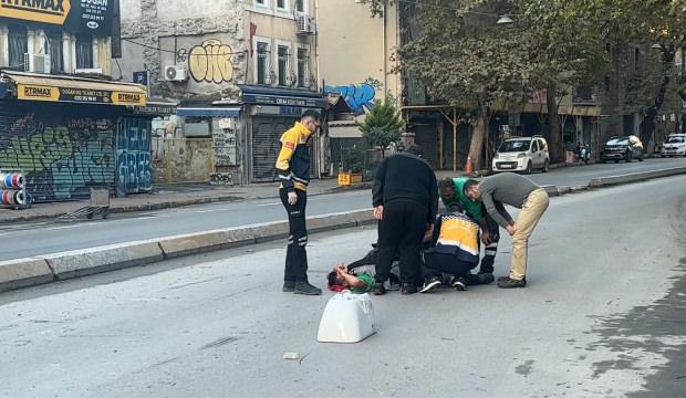 Beyoğlu'nda yol çalışması ihmali: İşçinin bacağı kırıldı!