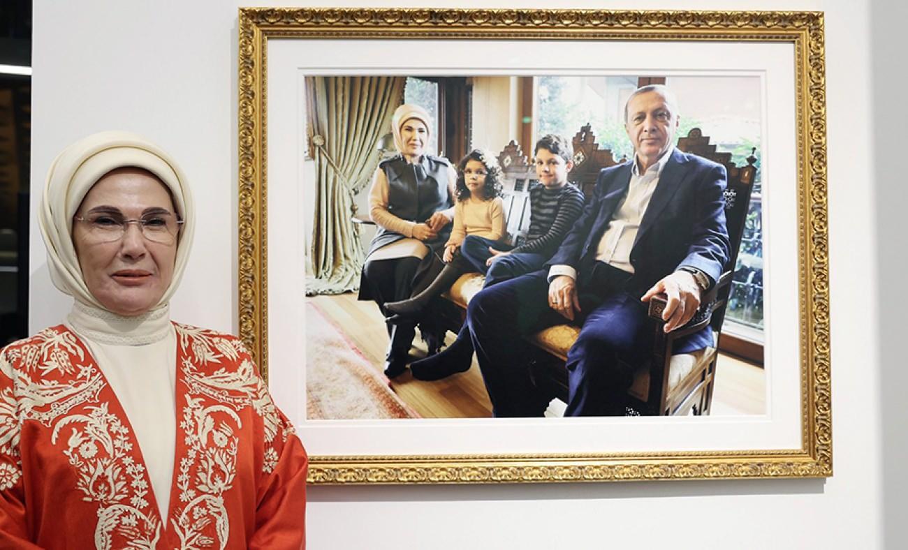 Emine Erdoğan, VakıfBank Sanat Galerisi'nin açılışına katıldı