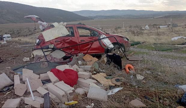 Fırtına ve hortum! Baba öldü, 3 çocuğu yaralı