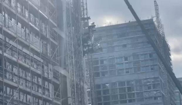 İnşaatın yük asansörü düştü: Ekipler olay yerinde!