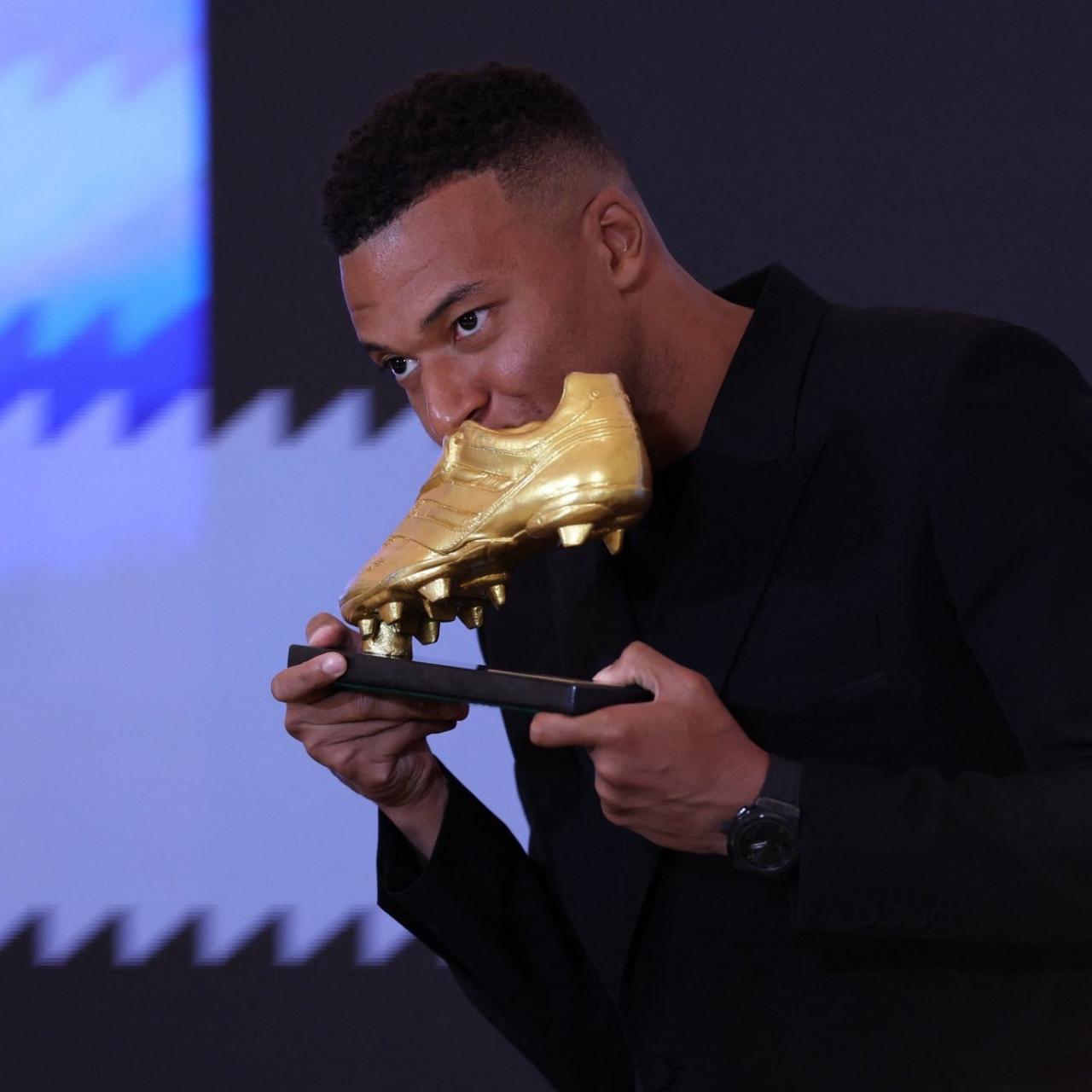 Kylian Mbappe, 2024-2025 sezonunun Altın Ayakkabı ödülünü kazandı.