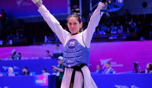 Seninle gurur duyuyoruz Emine! Milli sporcumuz D&uuml;nya şampiyonu oldu