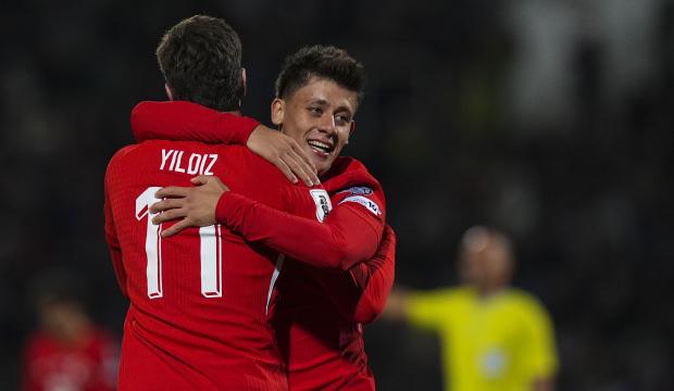 Milli yıldız yedek başlamıştı: Bir g&uuml;n sonra hocası kovuldu