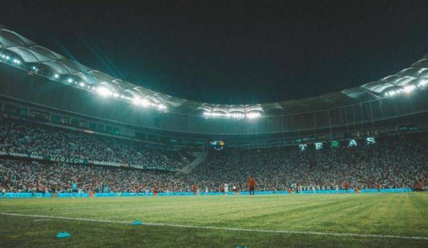 Tüm maçlarını kapalı gişe oynayan takıma seyircisiz oynama cezası