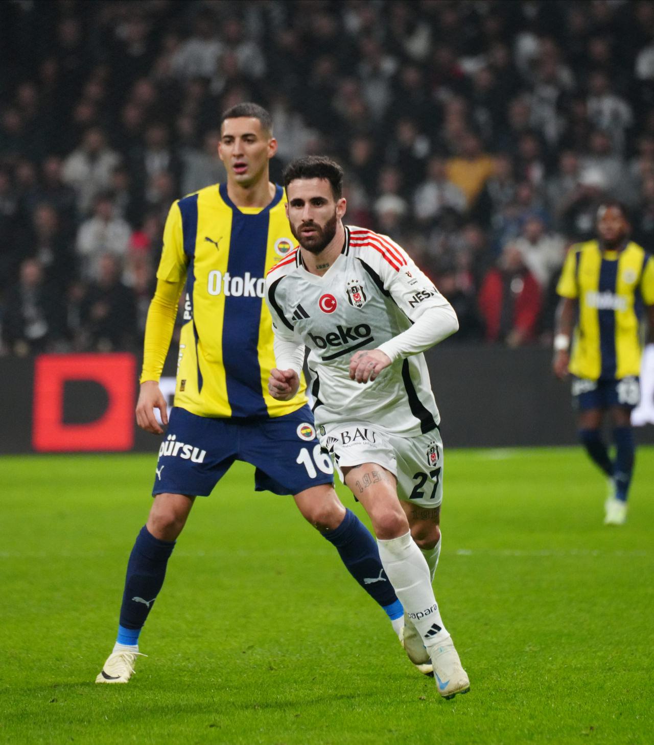 Süper Lig'de geçtiğimiz sezon Tüpraş Stadyumu'nda oynanan ve 1-0 Beşiktaş üstünlüğünde sona eren derbi.