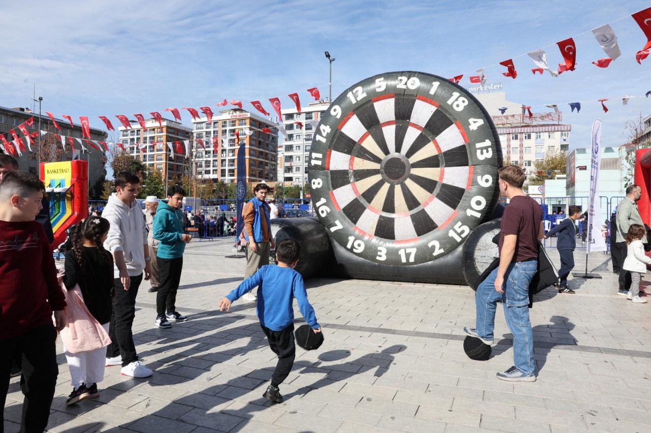 Bağcılar Belediyesi'nin düzenlediği 'Gençlik Spor Festivali'nden bir görüntü.