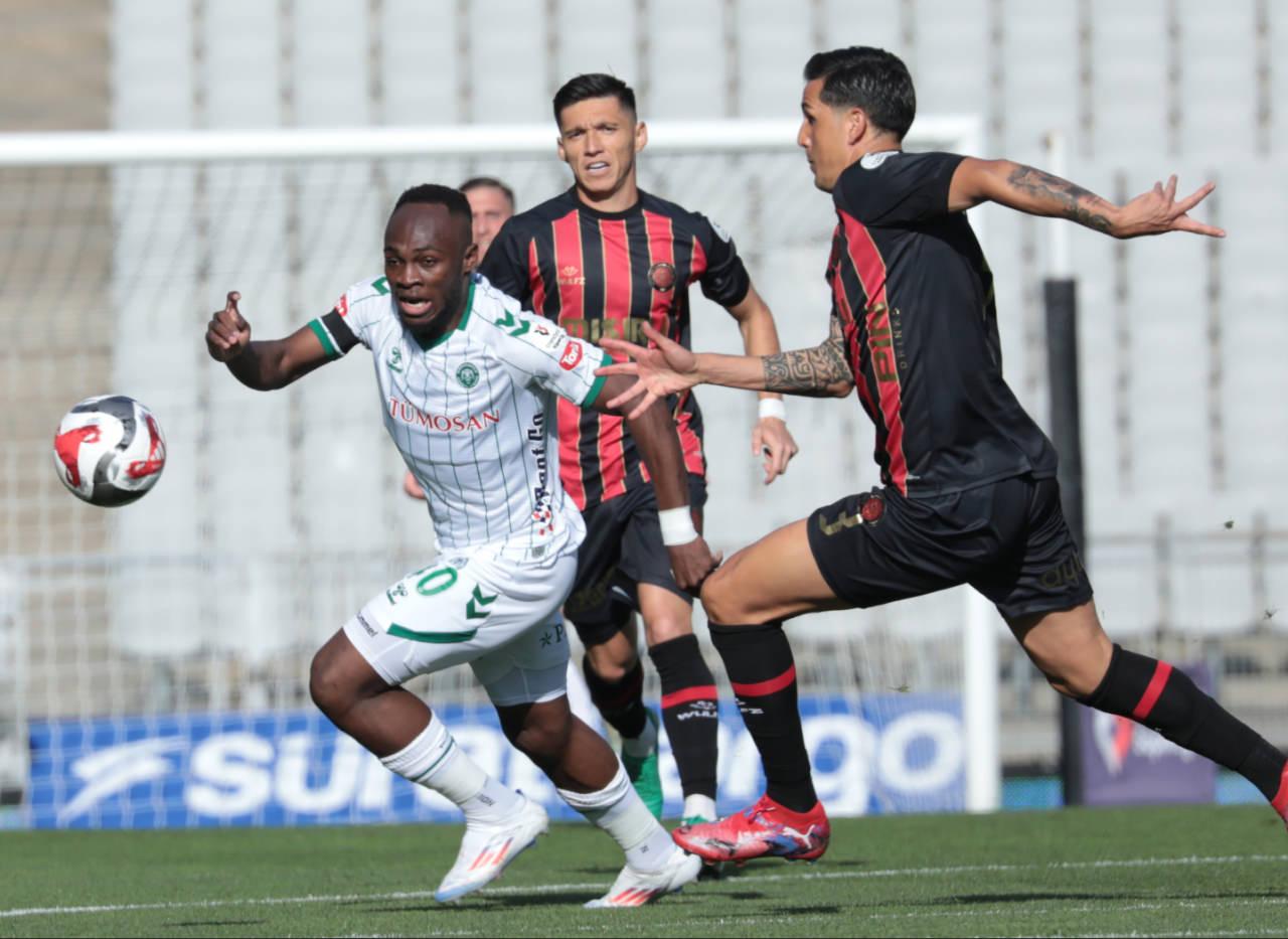 Süper Lig'de oynanan Fatih Karagümrük - Konyaspor karşılaşmasından bir kare