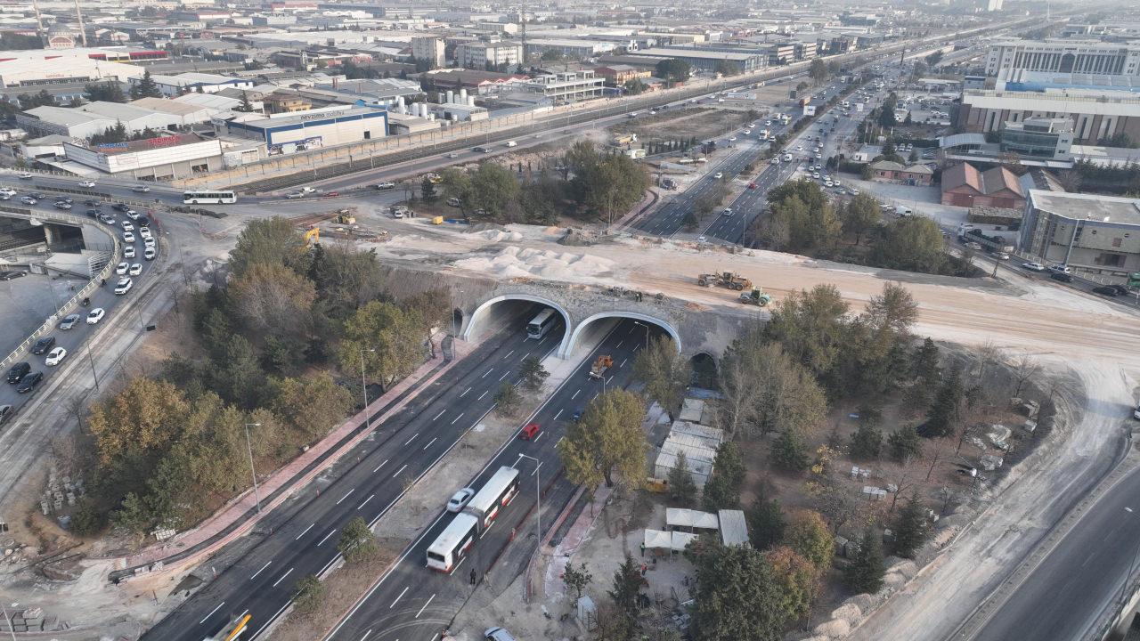  Ankara Caddesi ile Adana Çevreyolu kesişimindeki Marangozlar Köprülü KavşağI.